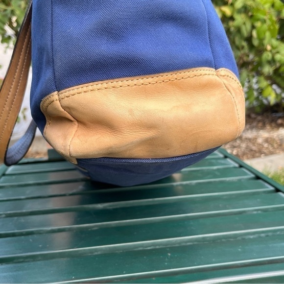 Coach F77128 Voyager Tote Bag - Picture 7 of 7